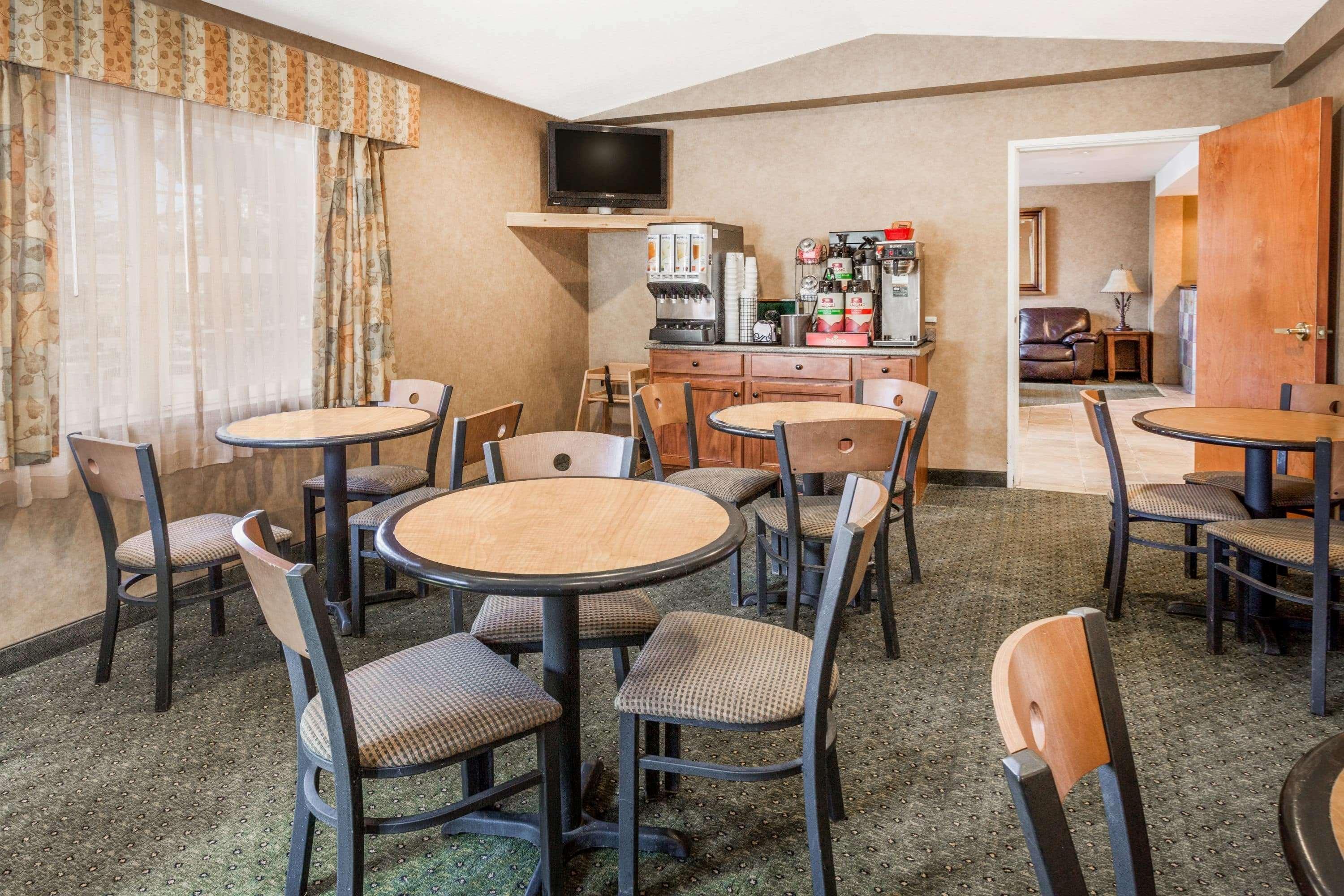 Ramada By Wyndham Frisco Hotell Exteriör bild